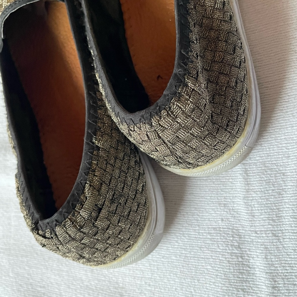 bernie mev. Gold & Black Bella me Woven Slip-On ballet Flats - Picture 2 of 6